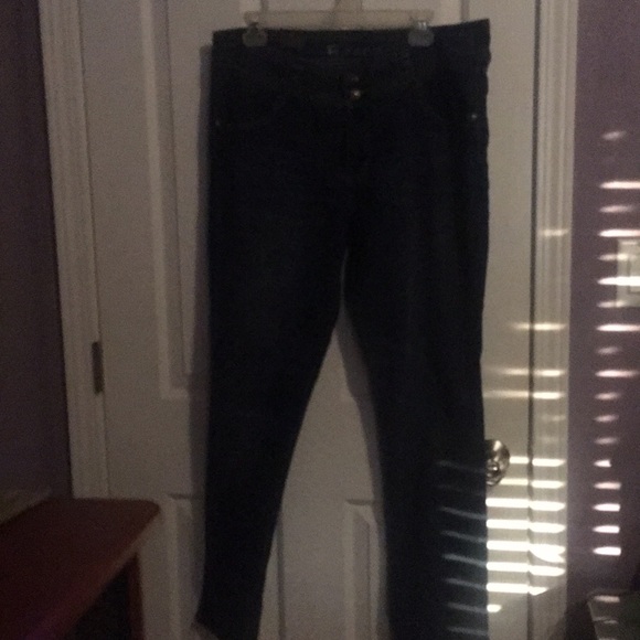 Jeans - Picture 1 of 3